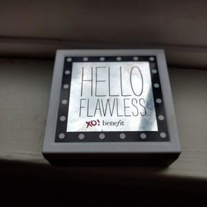 Benefit Hello Flawless Powder Foundation Ivory
